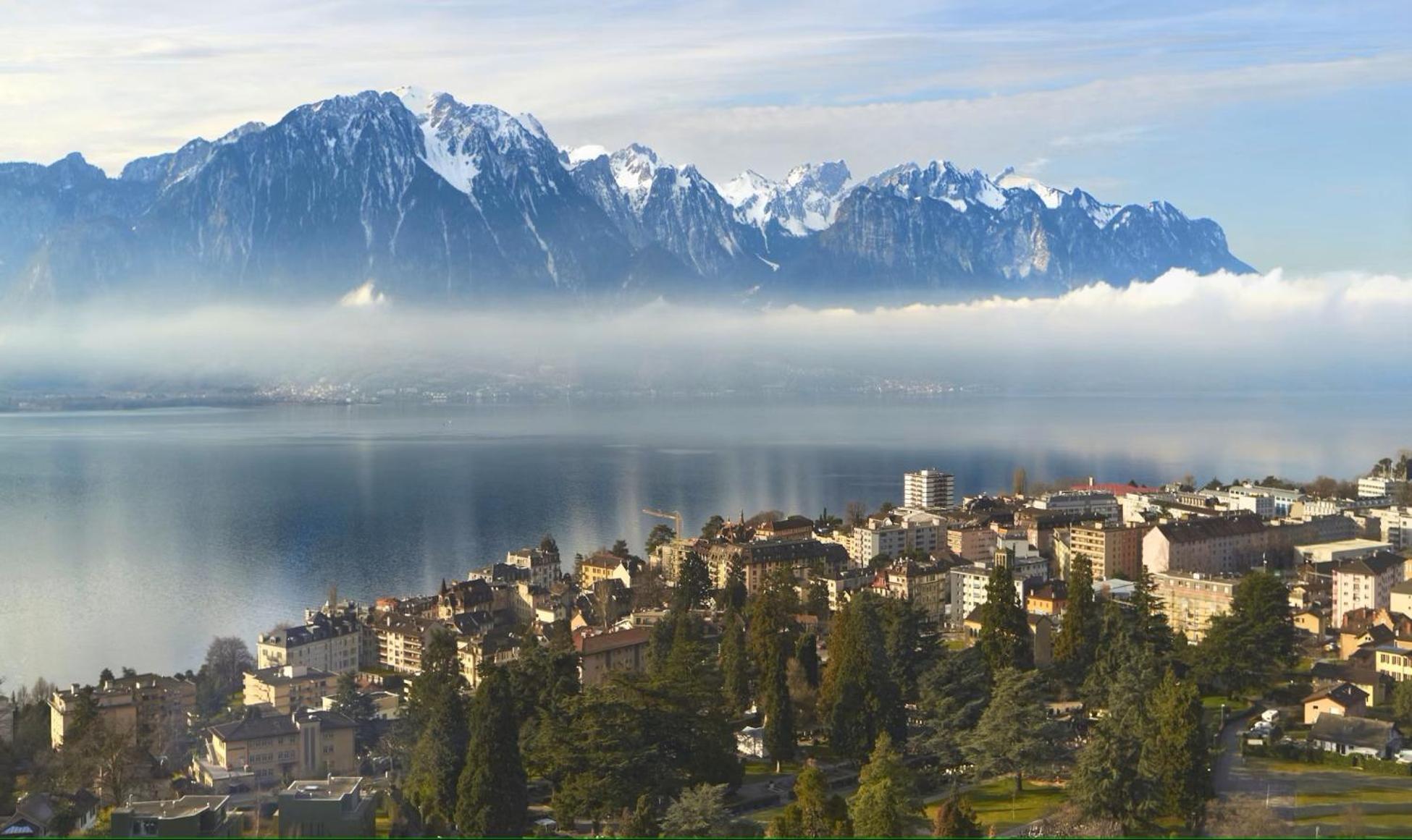 Cote Lac Hostel Evian エクステリア 写真