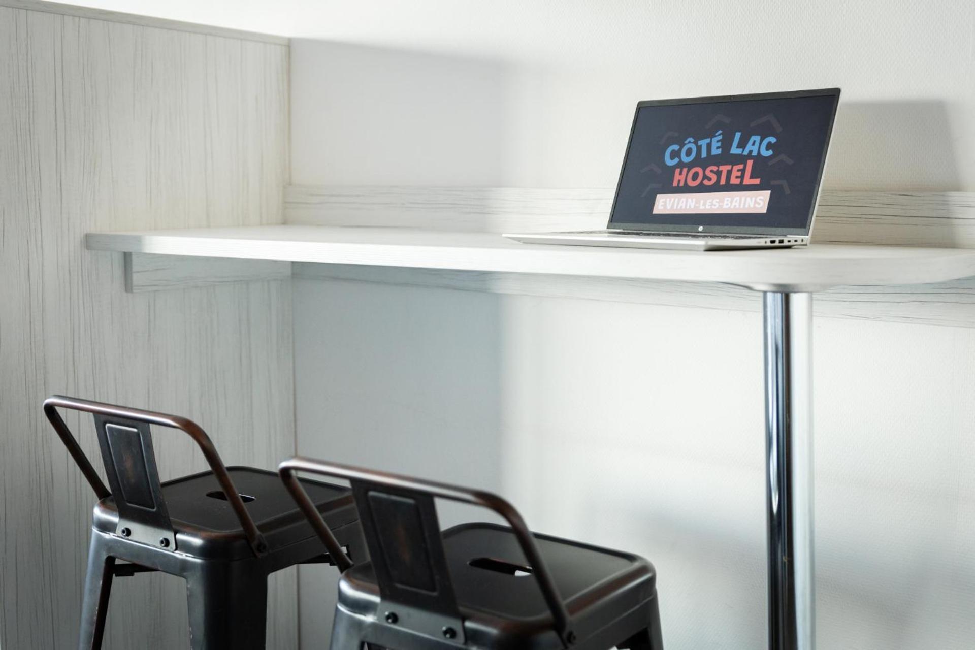 Cote Lac Hostel Evian エクステリア 写真
