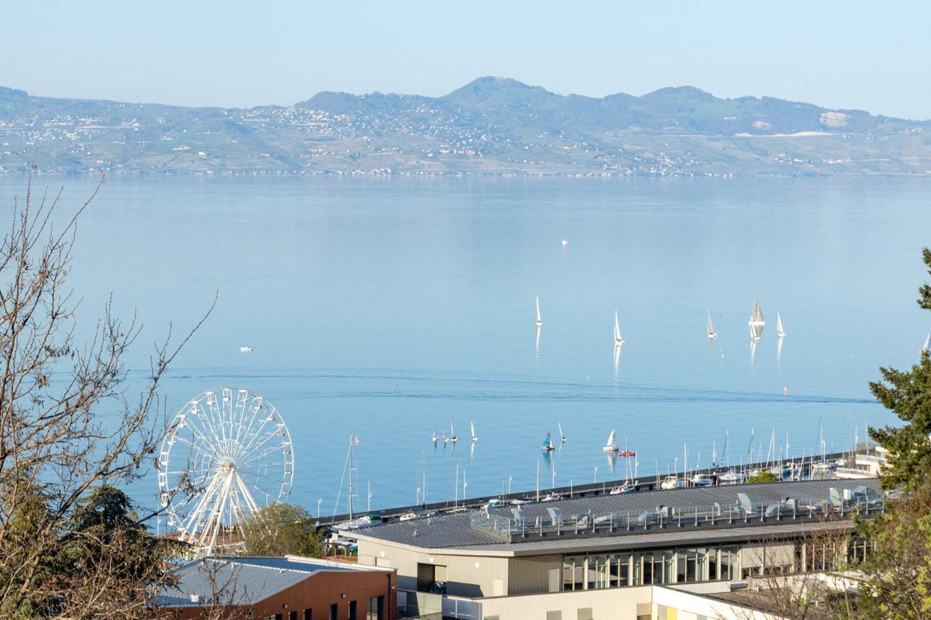 Cote Lac Hostel Evian エクステリア 写真