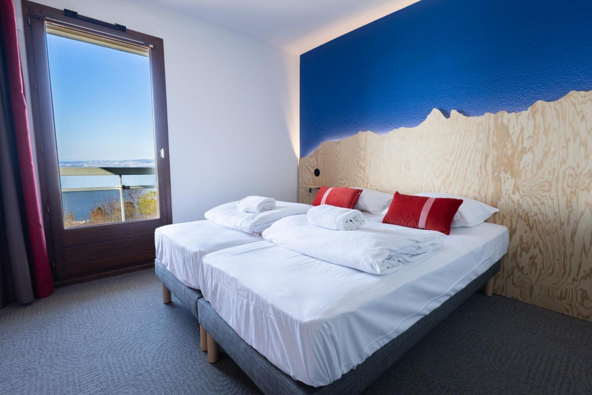 Cote Lac Hostel Evian エクステリア 写真