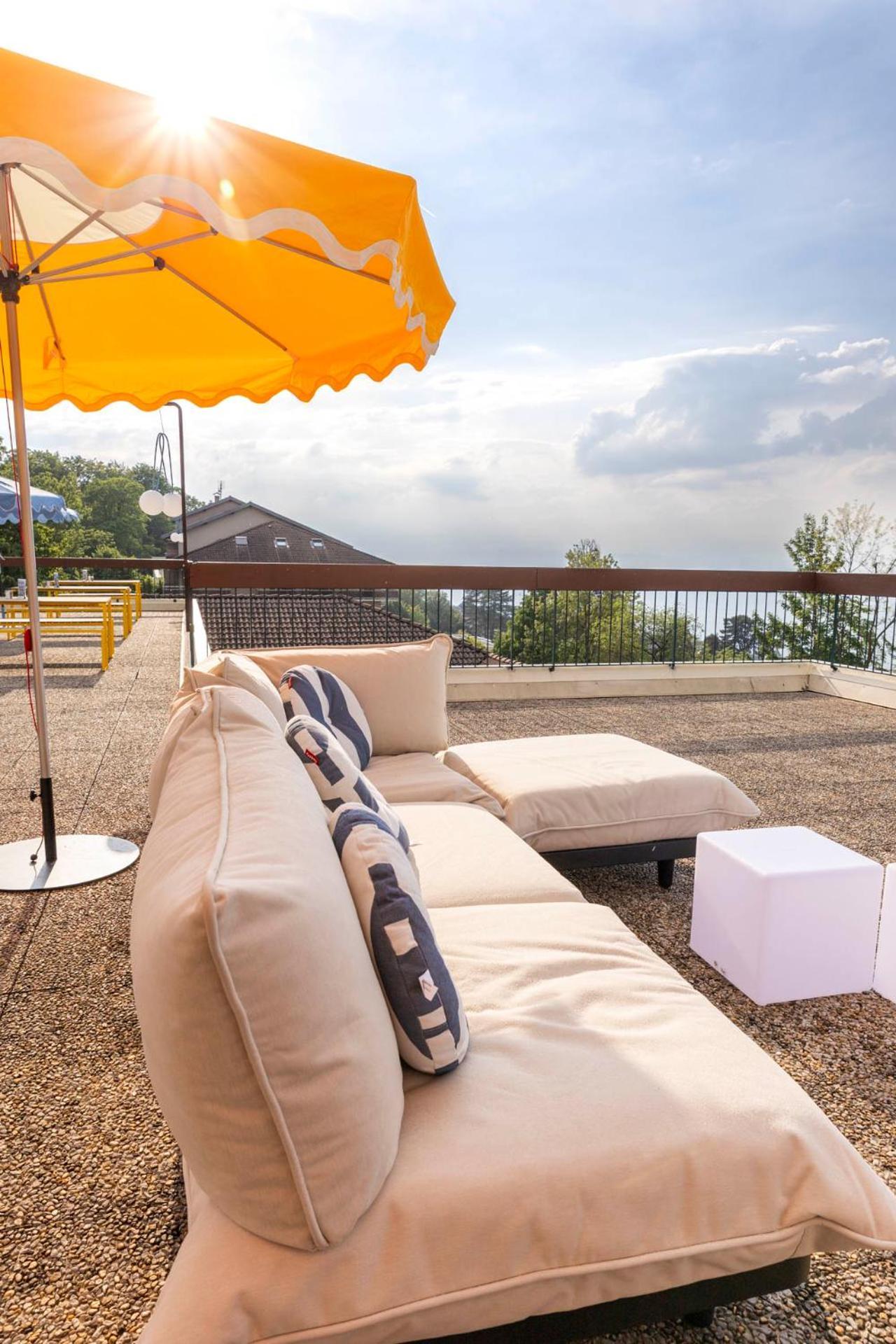Cote Lac Hostel Evian エクステリア 写真