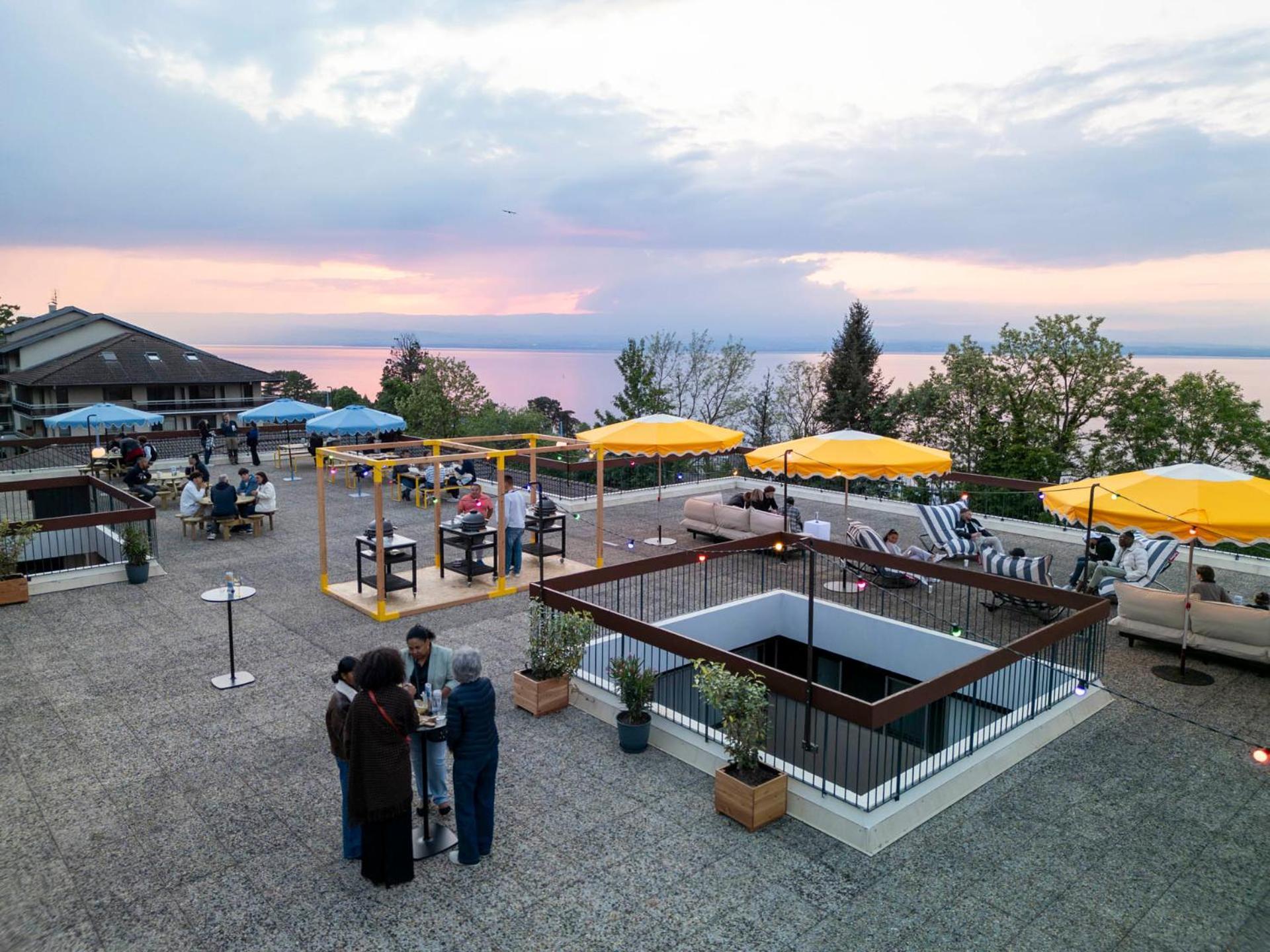 Cote Lac Hostel Evian エクステリア 写真